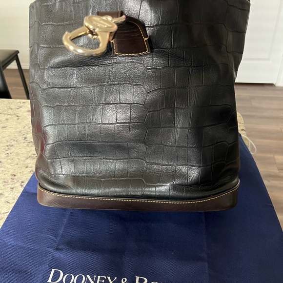 Dooney & Bourke Denison Logo Lock Shoulder Bag - Picture 3 of 15
